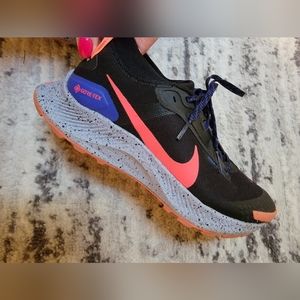 Nike Pegasus Trail 3-Goretex running/hiking womens 9